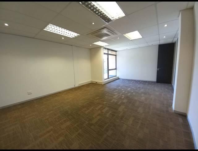 701M² OFFICE TO LET IN BRYANSTON